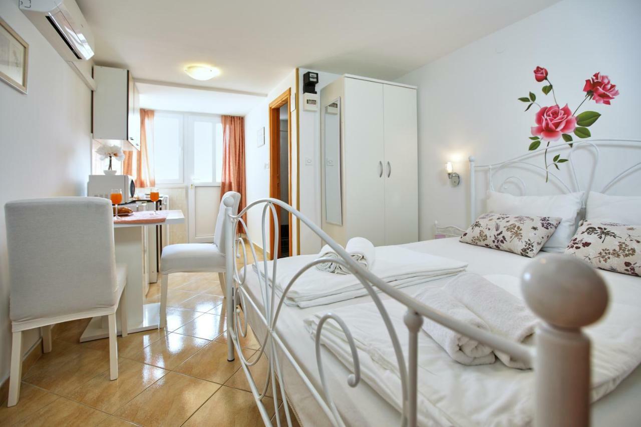 Studio Kristic, Cozy Studio With A Terrace Dubrovnik Exterior photo